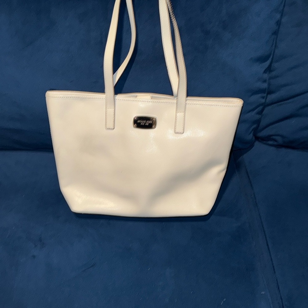 Michael Kors Elegant White Tote Bag
